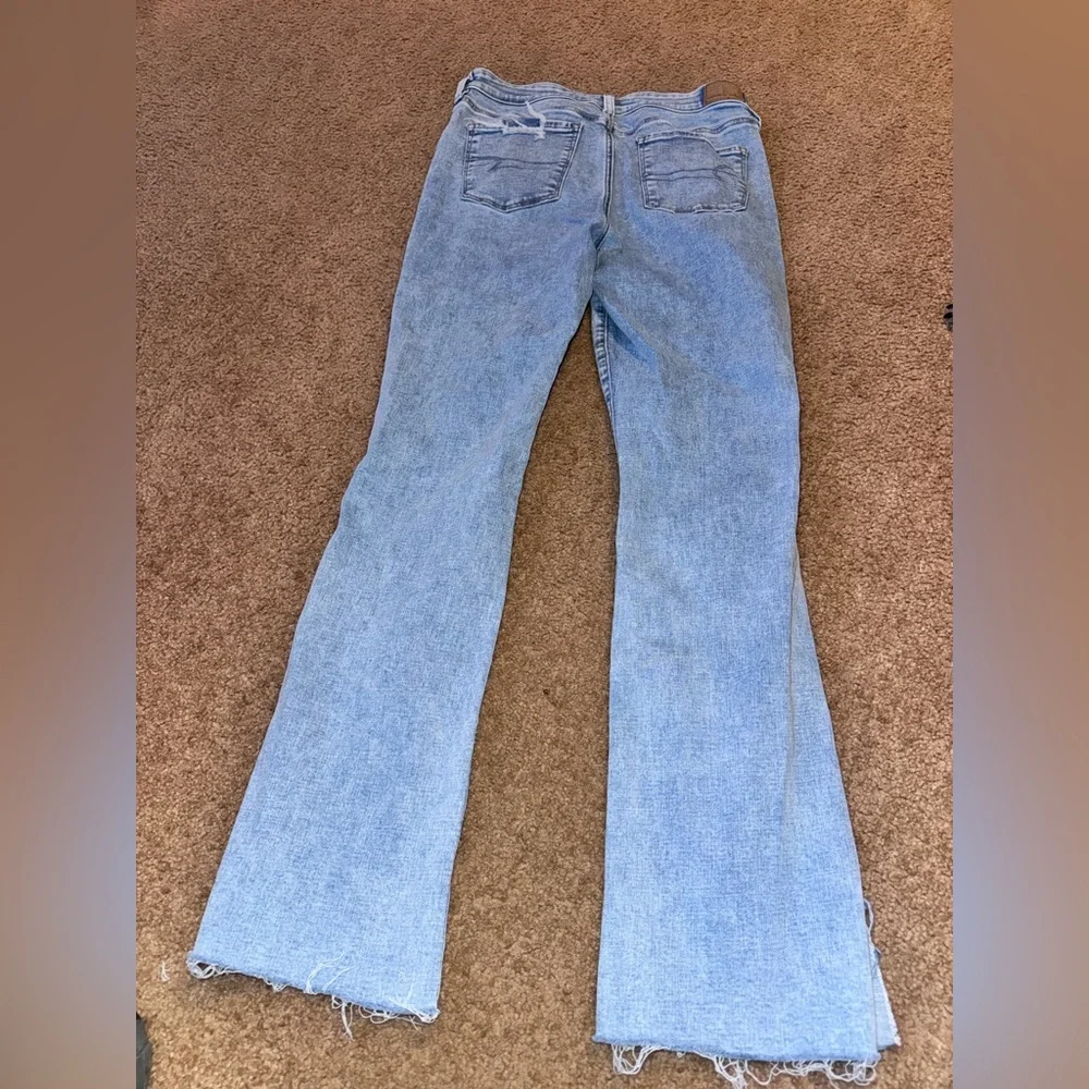 American Eagle Outfitters Light Wash Cropped Jeans - Picture 8 of 10